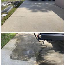 Professional-Driveway-and-sidewalk-cleaning 0