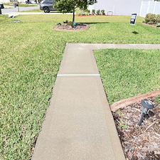 Transforming-Driveways-in-Palm-Coast-Stunning-Results-from-Our-Latest-Cleaning-Project 0